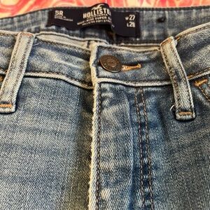 Hollister Women's Light Blue High-Rise Jeans